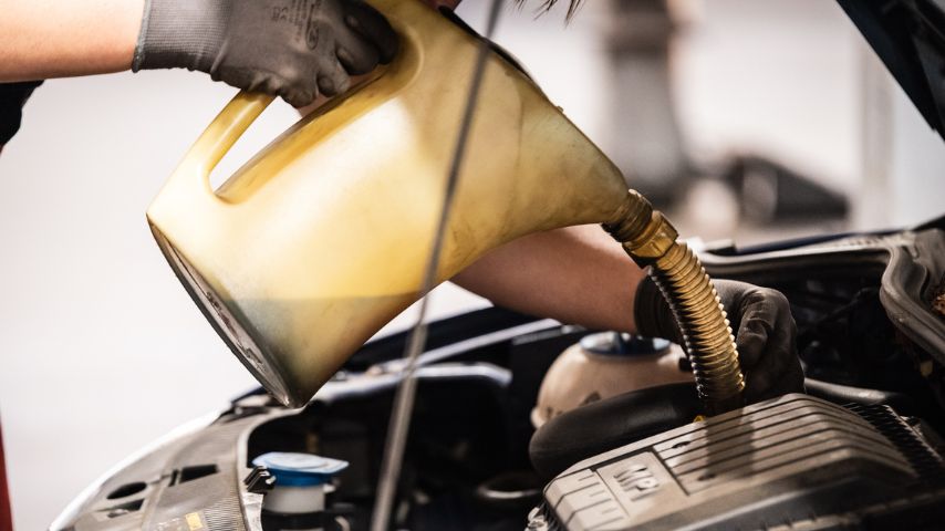 &Ouml;lwechsel in Paderborn als Leistung vom Autohaus KRENZ