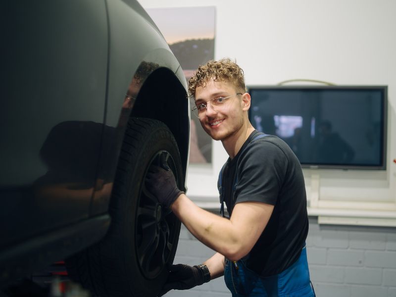 Ausbildung als Kfz-Mechatroniker in Paderborn bei Autohaus KRENZ